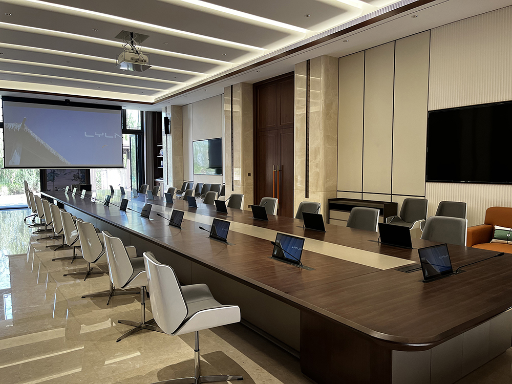 son şirket davası hakkında LYLN İspanya'da geri çekilebilir ekranlar